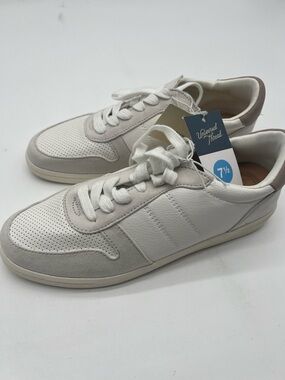 Universal Thread Men's White and Gray Low-Top Lace-Up Sneakers